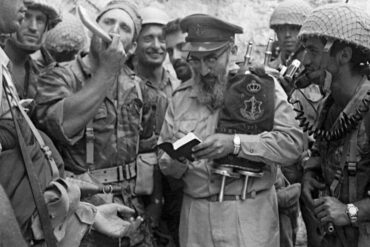 Parshat Bamidbar: Rav Goren at the Kotel