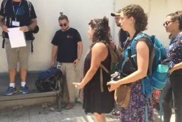 Birthright participants walk off their trip