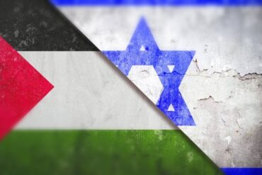 Israeli and Palestinian flags - public support for partition falls to an all-time low