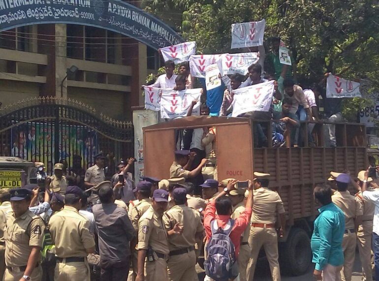 Maoist fighters take Timurpalli