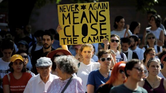 US Jews showing up for migrants