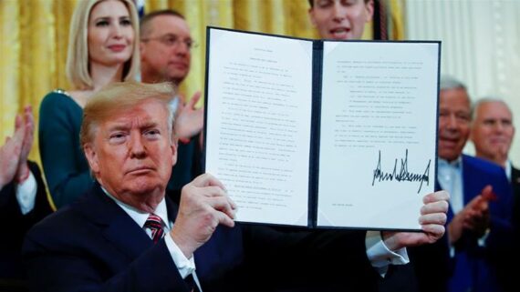 Trump signs executive order on anti-Semitism