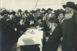 Rav Kook at public gathering